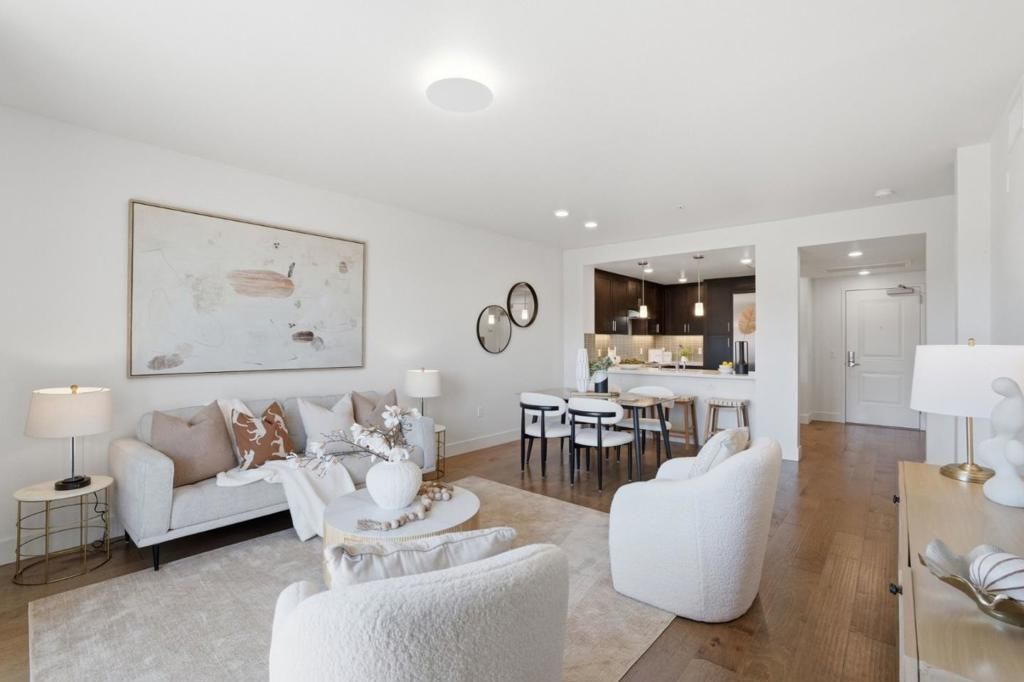 Image 17 of property listing at 657 Walnut Street 537, San Carlos, CA 94070