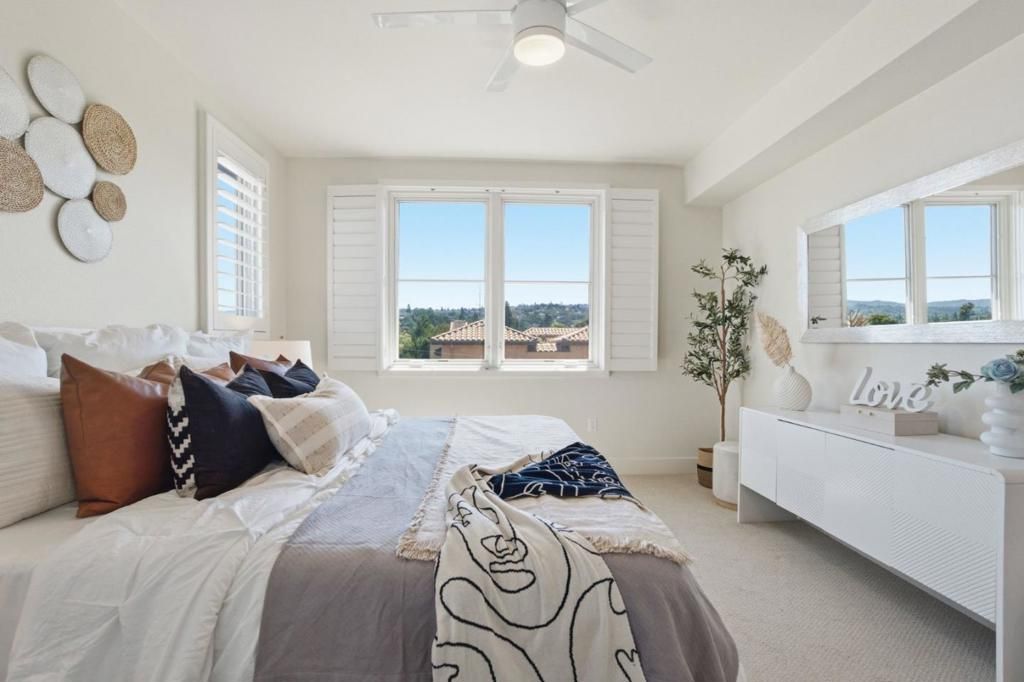 Image 19 of property listing at 657 Walnut Street 537, San Carlos, CA 94070