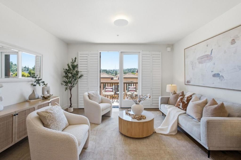 Image 2 of property listing at 657 Walnut Street 537, San Carlos, CA 94070