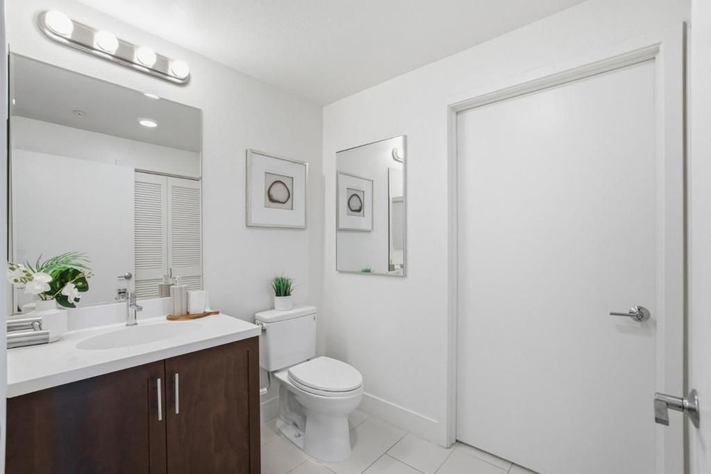 Image 25 of property listing at 657 Walnut Street 537, San Carlos, CA 94070