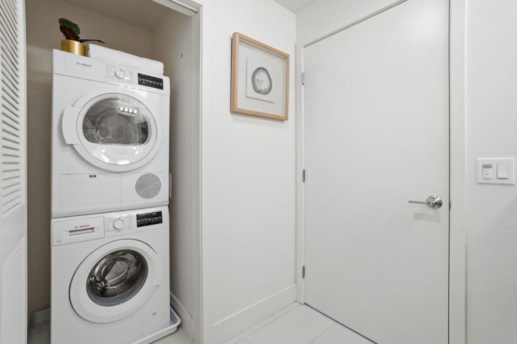 Image 26 of property listing at 657 Walnut Street 537, San Carlos, CA 94070