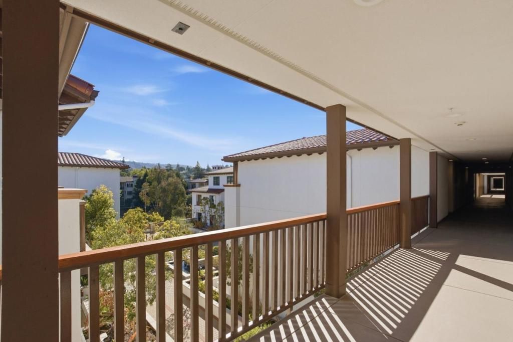 Image 28 of property listing at 657 Walnut Street 537, San Carlos, CA 94070
