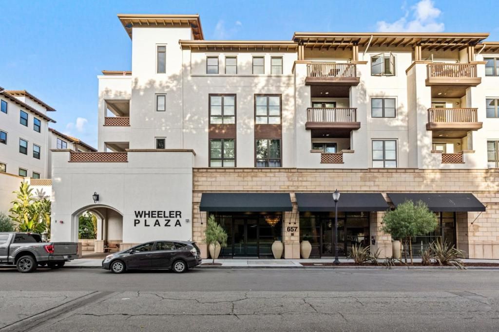 Image 31 of property listing at 657 Walnut Street 537, San Carlos, CA 94070