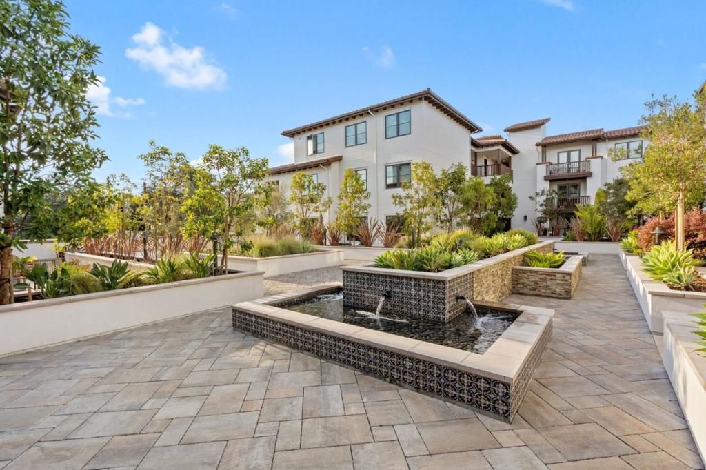 Image 38 of property listing at 657 Walnut Street 537, San Carlos, CA 94070