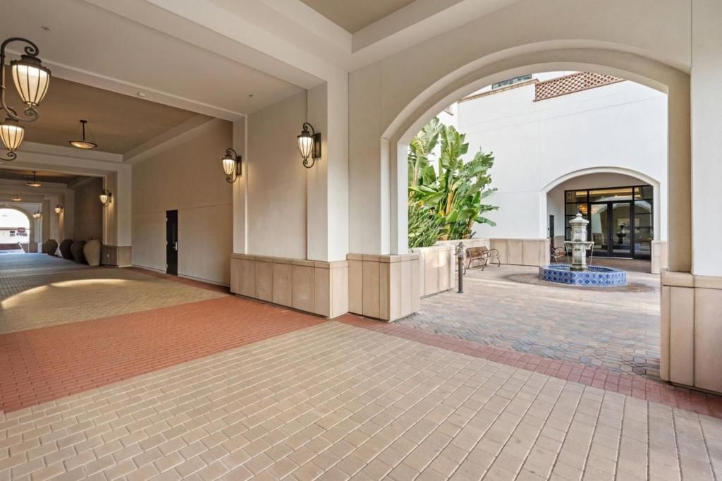 Image 39 of property listing at 657 Walnut Street 537, San Carlos, CA 94070