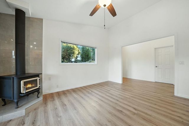 22800 Alaire Ln, Pioneer, CA 95666