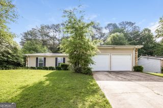 8560 Glenwoods Drive, Riverdale, GA 30274