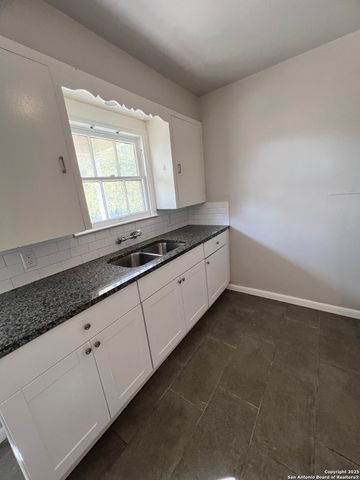 734 Donaldson Ave Apt B, San Antonio, TX 78201