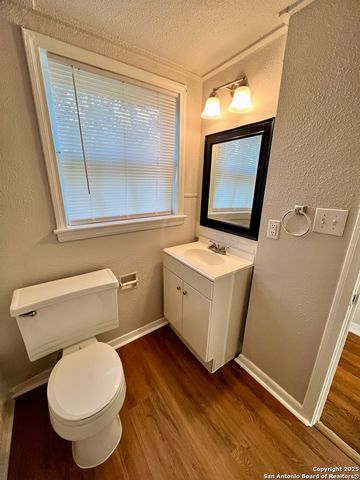 734 Donaldson Ave Apt B, San Antonio, TX 78201