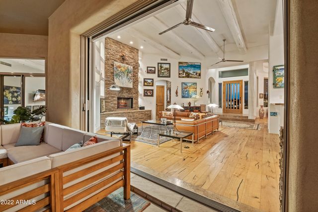 36013 N SUMMIT Drive, Cave Creek, AZ 85331