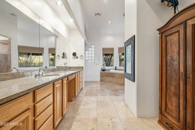 36013 N SUMMIT Drive, Cave Creek, AZ 85331