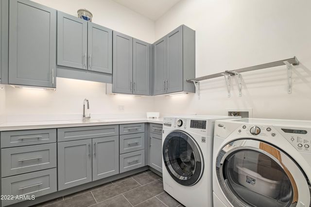 36013 N SUMMIT Drive, Cave Creek, AZ 85331