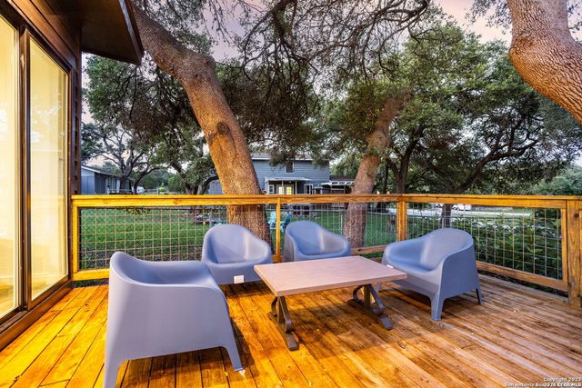 1277 Timberlane Dr, Canyon Lake, TX 78133