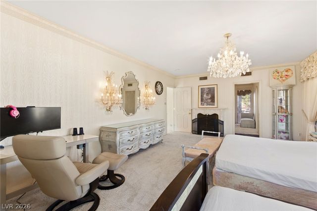 2834 Queens Courtyard Drive, Las Vegas, NV 89109