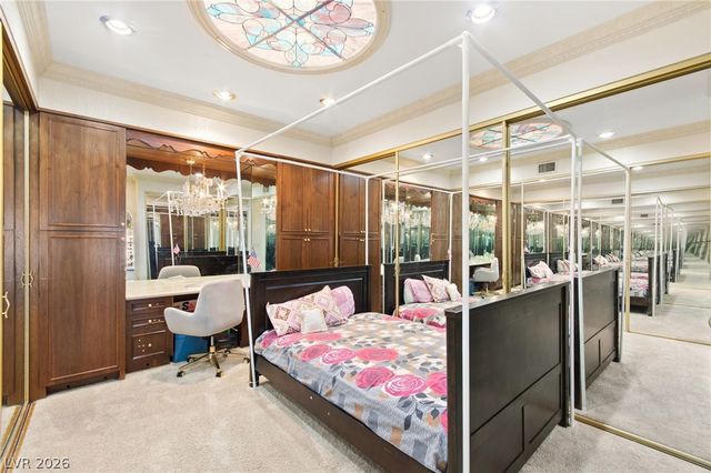 2834 Queens Courtyard Drive, Las Vegas, NV 89109