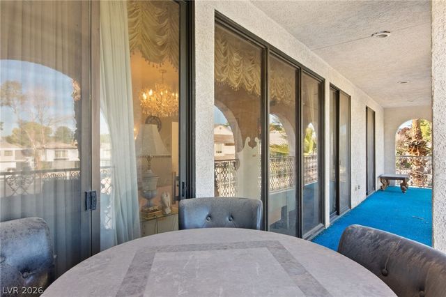 2834 Queens Courtyard Drive, Las Vegas, NV 89109