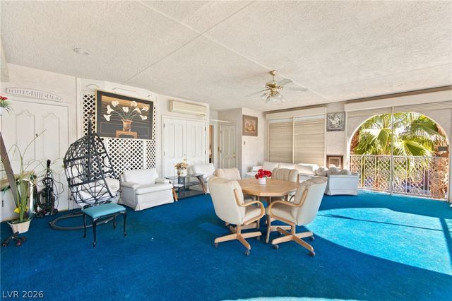 2834 Queens Courtyard Drive, Las Vegas, NV 89109