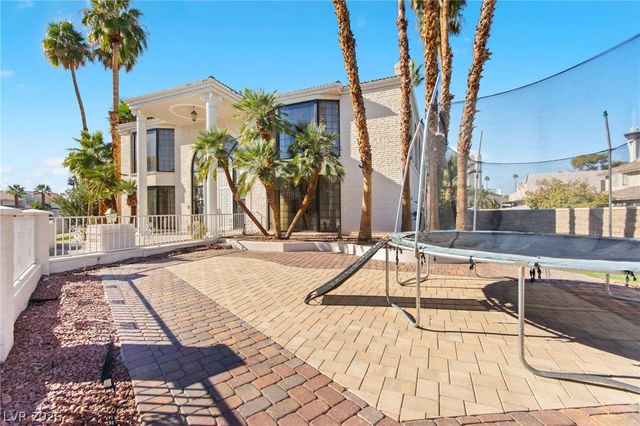 2834 Queens Courtyard Drive, Las Vegas, NV 89109