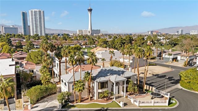 2834 Queens Courtyard Drive, Las Vegas, NV 89109