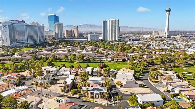 2834 Queens Courtyard Drive, Las Vegas, NV 89109