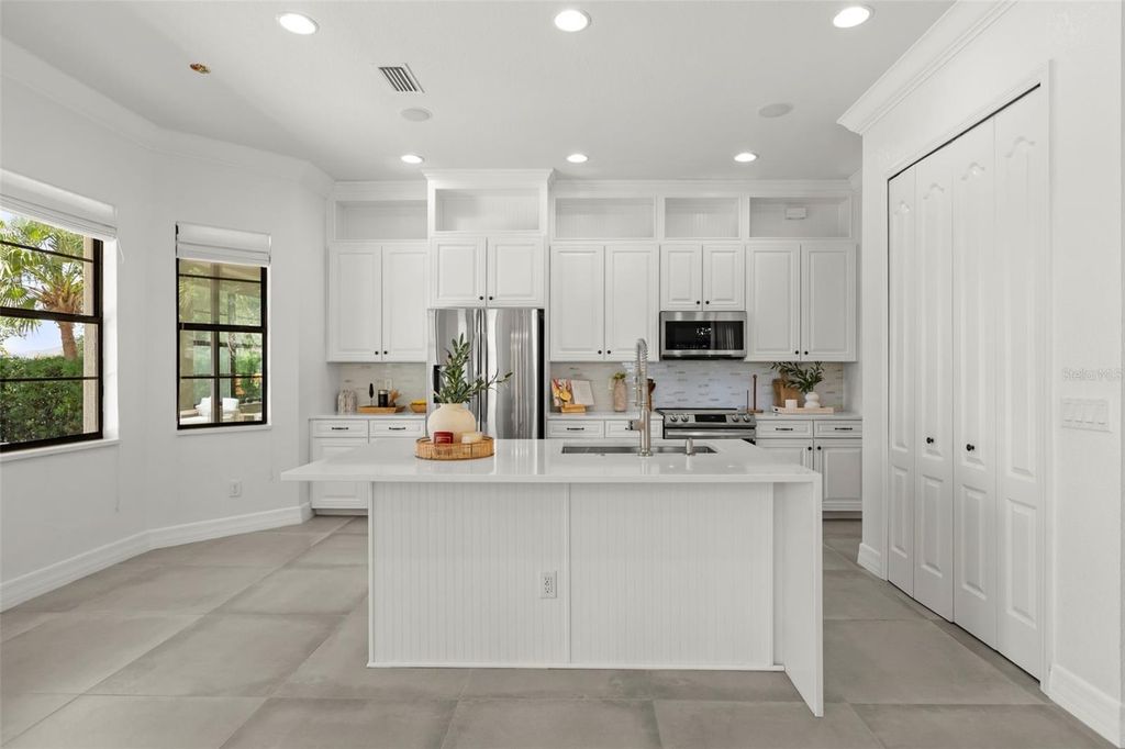 Image 5 of property listing at 13013 WOODFORD STREET, Orlando, FL 32832