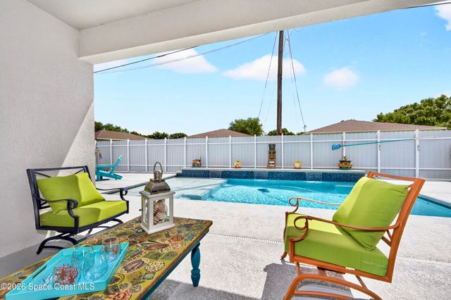 8236 100th Avenue, Vero Beach, FL 32967