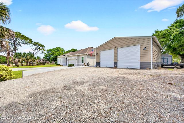 8236 100th Avenue, Vero Beach, FL 32967