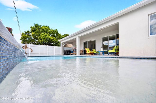 8236 100th Avenue, Vero Beach, FL 32967