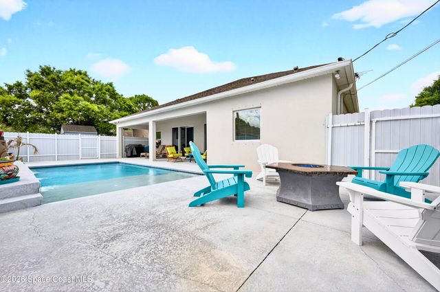 8236 100th Avenue, Vero Beach, FL 32967