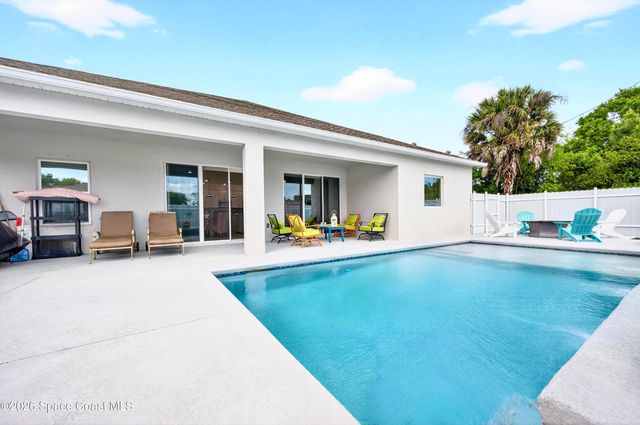 8236 100th Avenue, Vero Beach, FL 32967