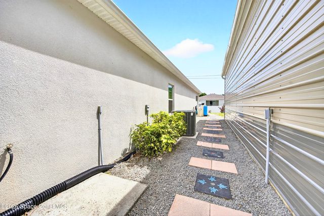 8236 100th Avenue, Vero Beach, FL 32967