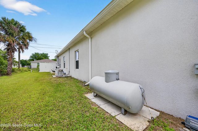 8236 100th Avenue, Vero Beach, FL 32967