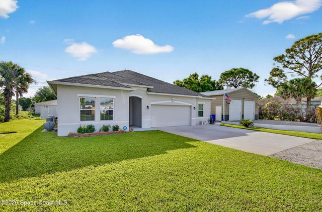 8236 100th Avenue, Vero Beach, FL 32967
