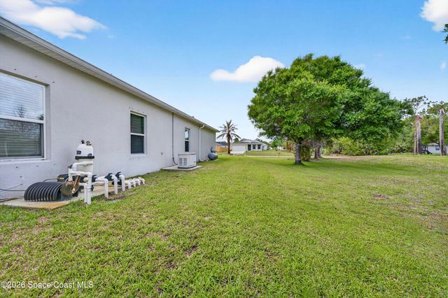 8236 100th Avenue, Vero Beach, FL 32967