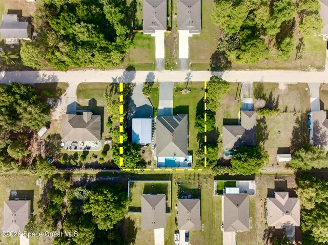 8236 100th Avenue, Vero Beach, FL 32967