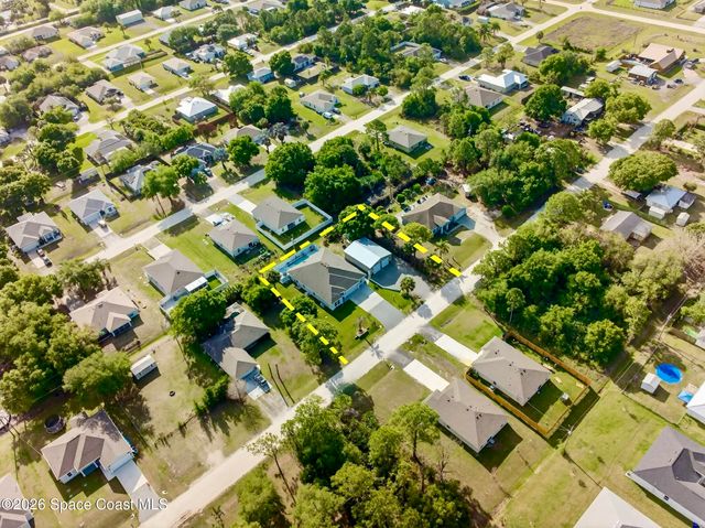 8236 100th Avenue, Vero Beach, FL 32967