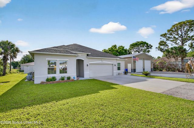 8236 100th Avenue, Vero Beach, FL 32967