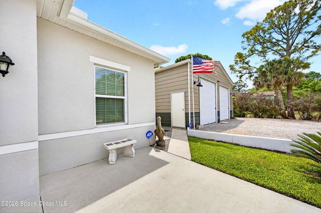 8236 100th Avenue, Vero Beach, FL 32967