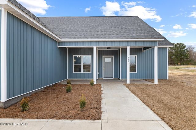 411 Wade Drive, Richlands, NC 28574