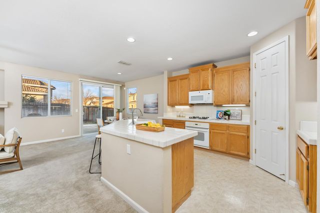 5013 Millner Way, Elk Grove, CA 95757