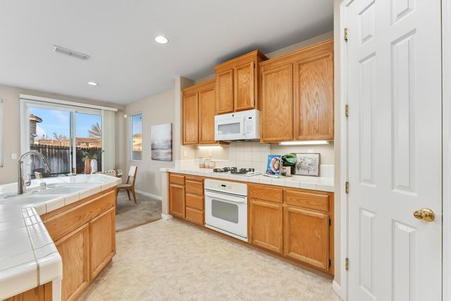 5013 Millner Way, Elk Grove, CA 95757