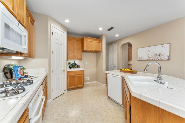 5013 Millner Way, Elk Grove, CA 95757