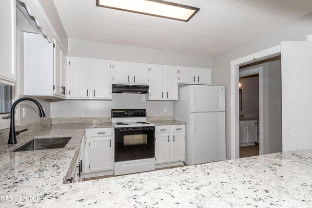 1421 Cedar Park Drive, Maryville, TN 37803