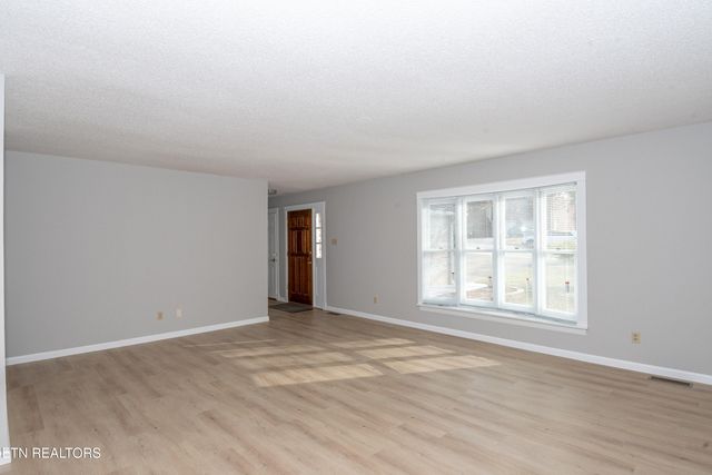 1421 Cedar Park Drive, Maryville, TN 37803