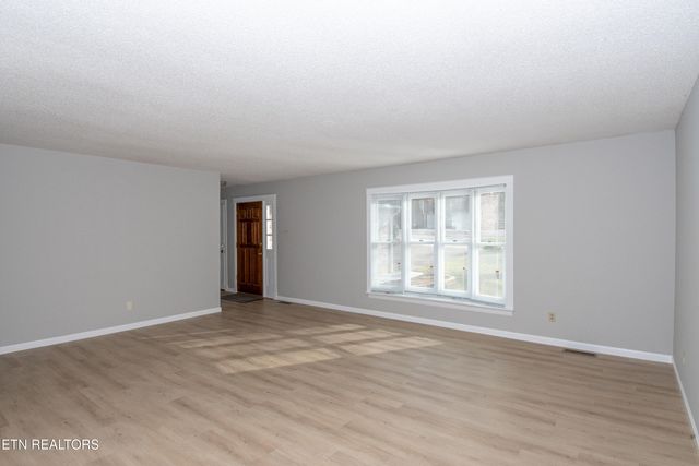 1421 Cedar Park Drive, Maryville, TN 37803