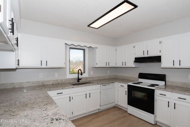 1421 Cedar Park Drive, Maryville, TN 37803