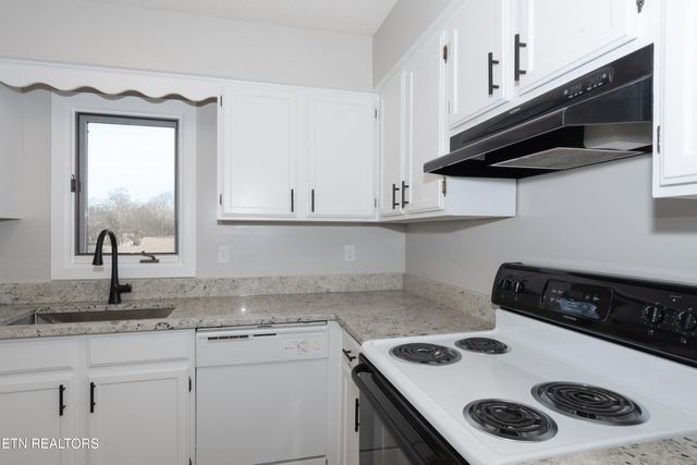 1421 Cedar Park Drive, Maryville, TN 37803