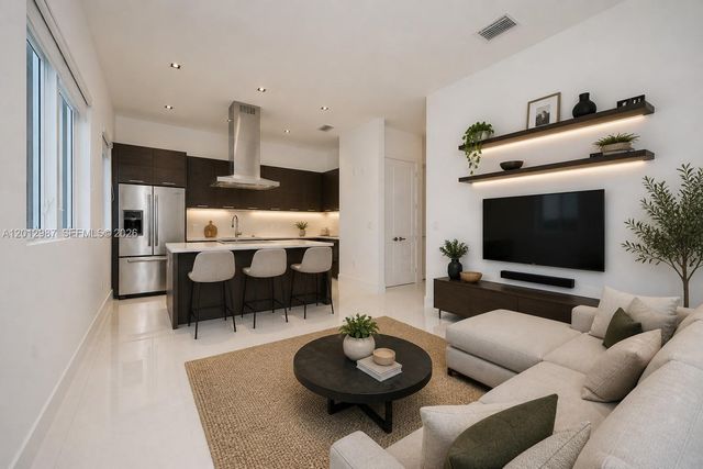 9165 NW 33rd St, Doral, FL 33172
