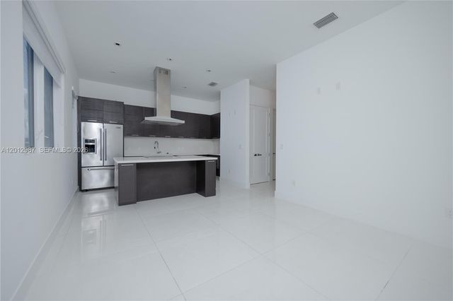9165 NW 33rd St, Doral, FL 33172