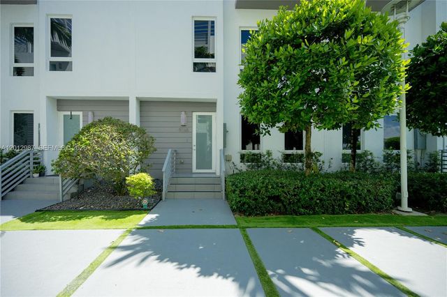 9165 NW 33rd St, Doral, FL 33172